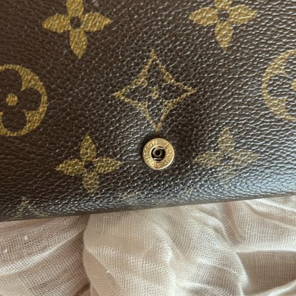 Authentic Louis Vuitton Paris Leather Monogram Snap Wallet - Picture 4 of 16